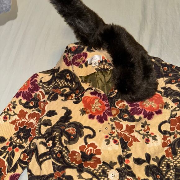 ATL Studio Brocade Floral Removeable Faux Fur Short Jacket Size 6P Button Up - Picture 7 of 10